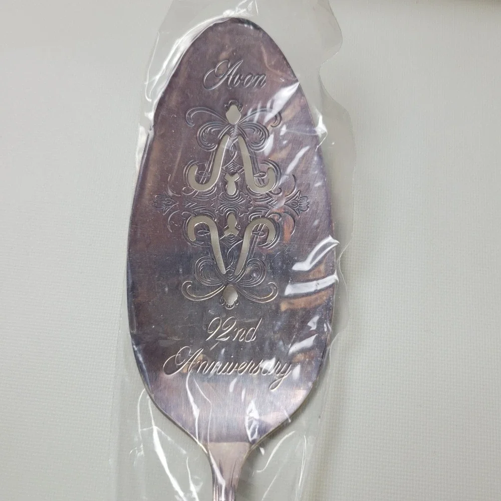 Avon Presidents Club 1978 92nd Anniversary Silverplate Pie Cake Server Boxed